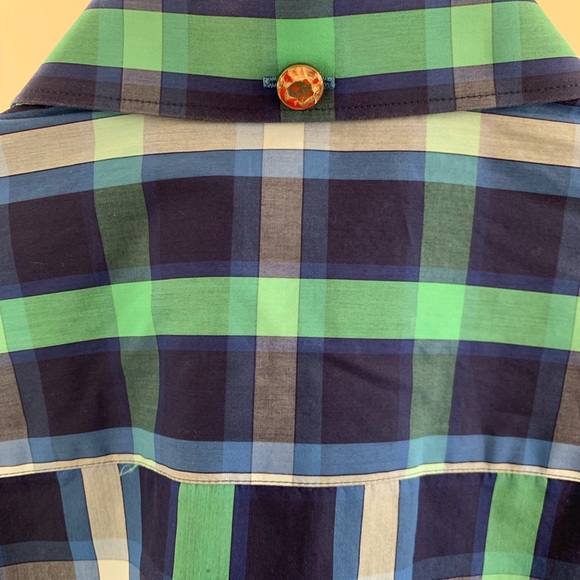 Elegant Casual Button Down Shirt - Picture 5 of 5